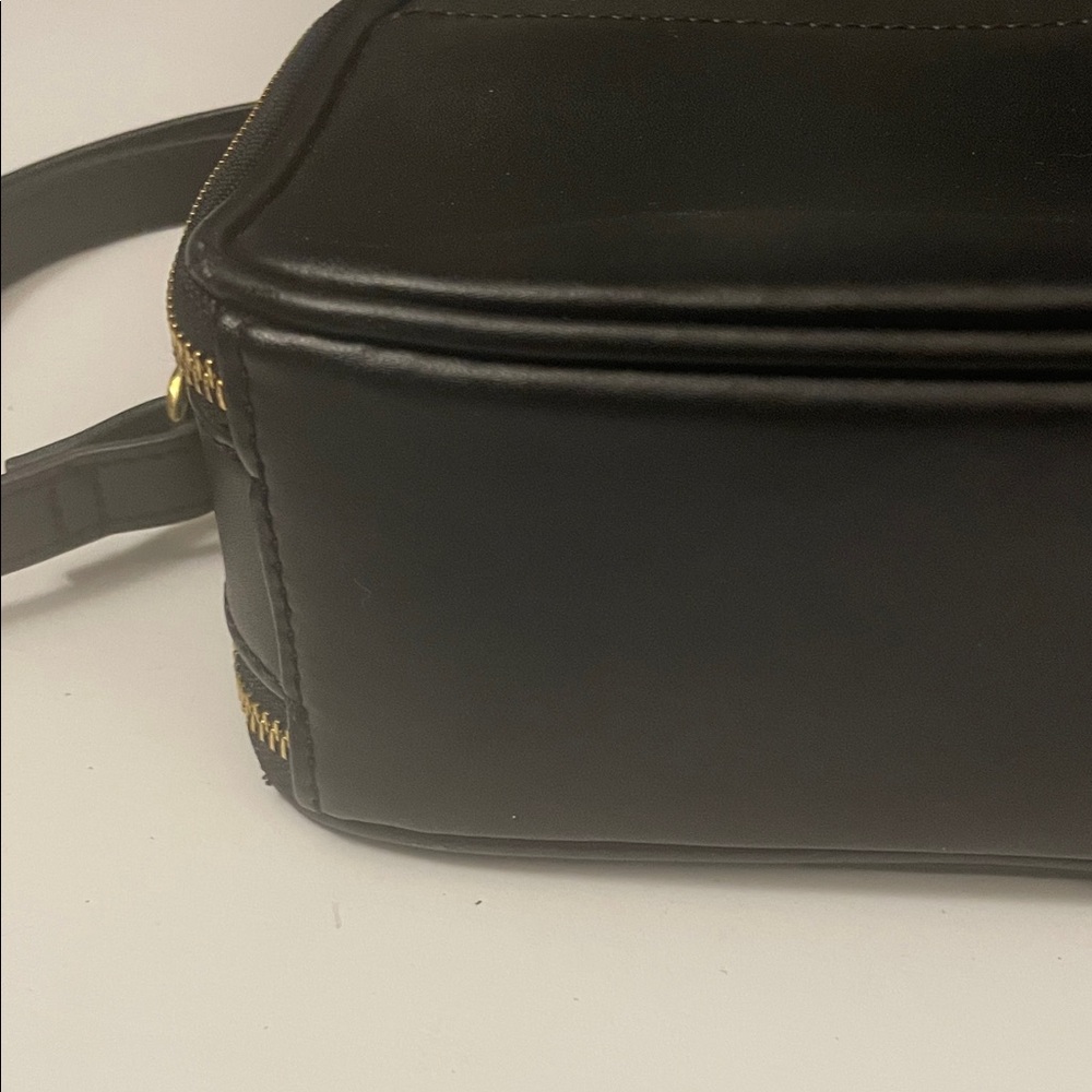 Elegant Black Crossbody Bag with Gold Accents - Picture 7 of 11